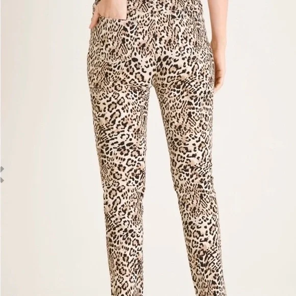Chico’s So Slimming Girlfriend Slim Leg Ankle Jeans, Cheetah Print, Sz 3 (16) - Picture 4 of 13